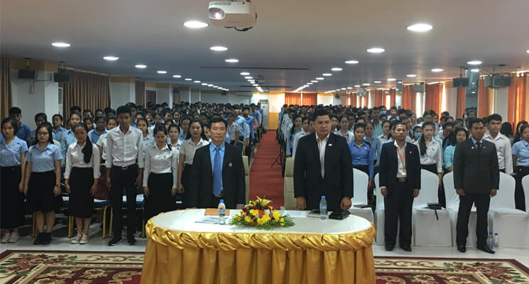 The university has held a meeting to disseminate dissemination papers for recruiting students